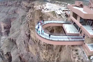 Grand Canyon Hoover Dam en Joshua Tree VIP Tour in kleine groep