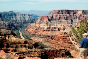 Depuis Las Vegas : visite 5 en 1 du Grand Canyon West avec déjeuner au bord du lac