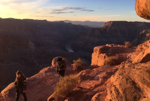 Gran Cañón Oeste: Excursión privada al atardecer desde Las Vegas