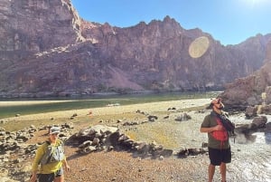 Wanderung zu den heißen Quellen am Goldstrike Canyon mit sechs dampfenden Wasserfällen