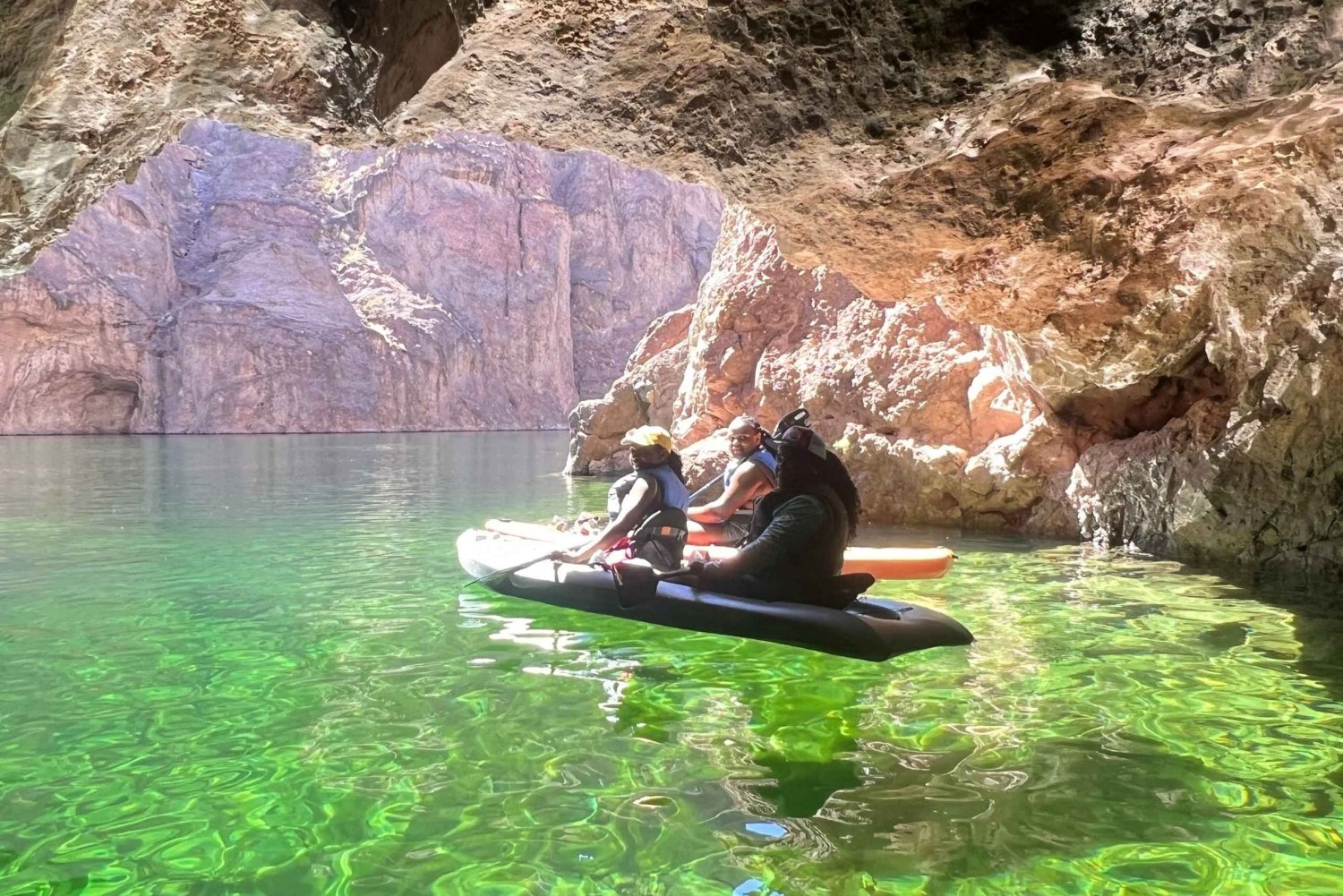 Kajak op Colorado rivier naar Emerald Cave halve dagtrip