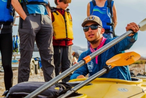 Lake Mead: Sunset Kayaking Tour with Dinner and Campfire