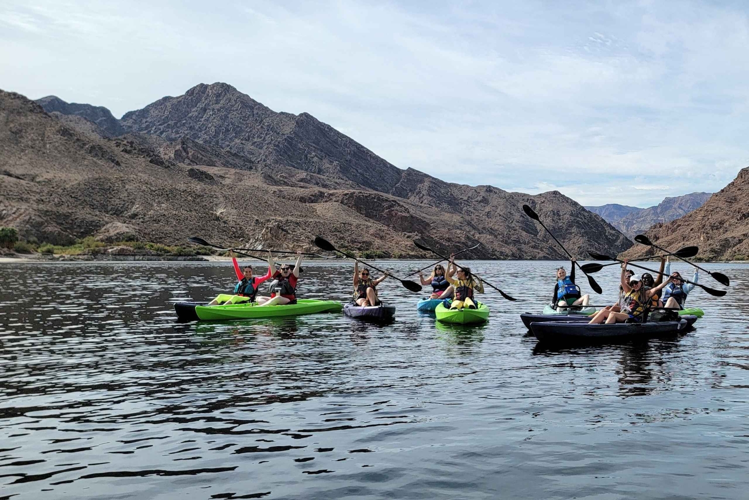 Lake Mead: VIP Kayak Tour to Hoover Dam with Lunch