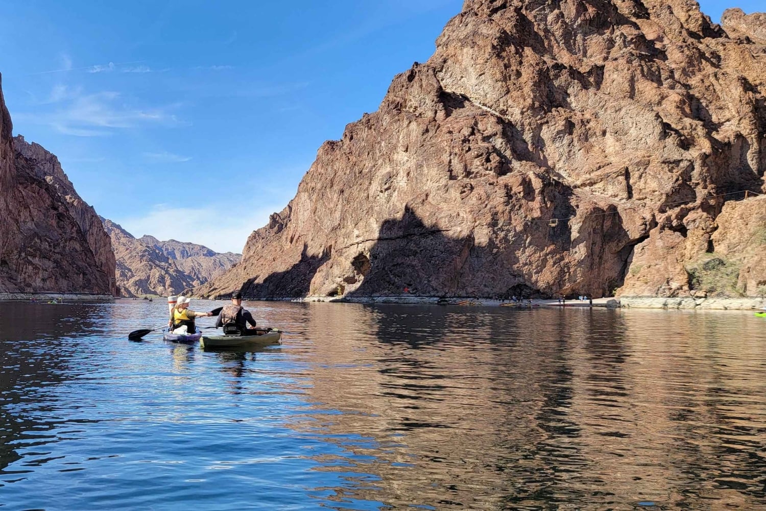 Lake Mead: VIP Kayak Tour to Hoover Dam with Lunch