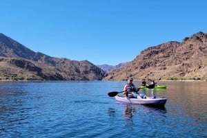 Lake Mead: VIP Kayak Tour to Hoover Dam with Lunch