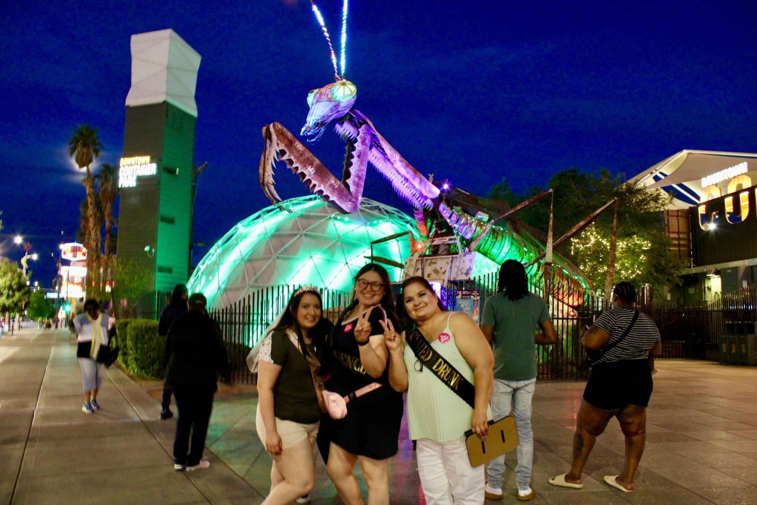 Las Vegas : Visite du quartier des arts avec promenade en limousine, bulles et repas