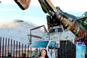 Las Vegas: Arts District Tour with Limo Ride, Bubbly, & Meal