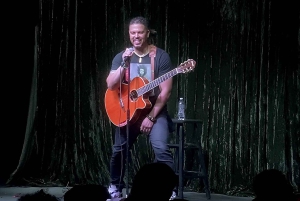 Las Vegas: Stort svart komedieshow med drink