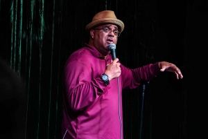 Las Vegas: Stort svart komedieshow med drink