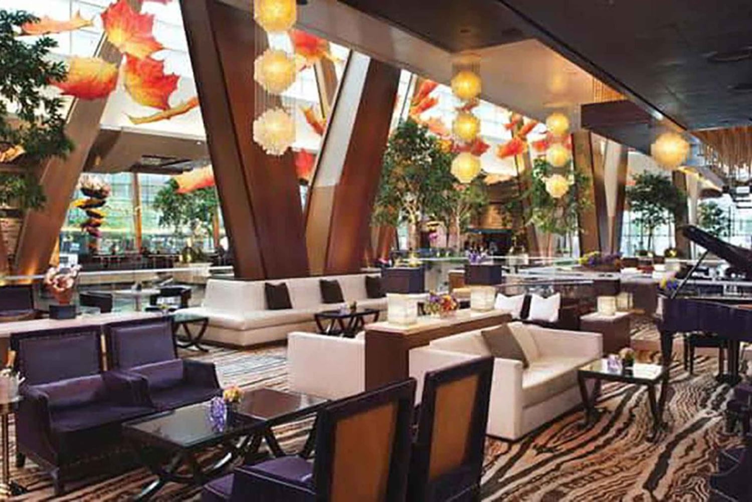 Las Vegas: Rota das Discotecas com Autocarro de Festa, Bebidas e Entrada Rápida