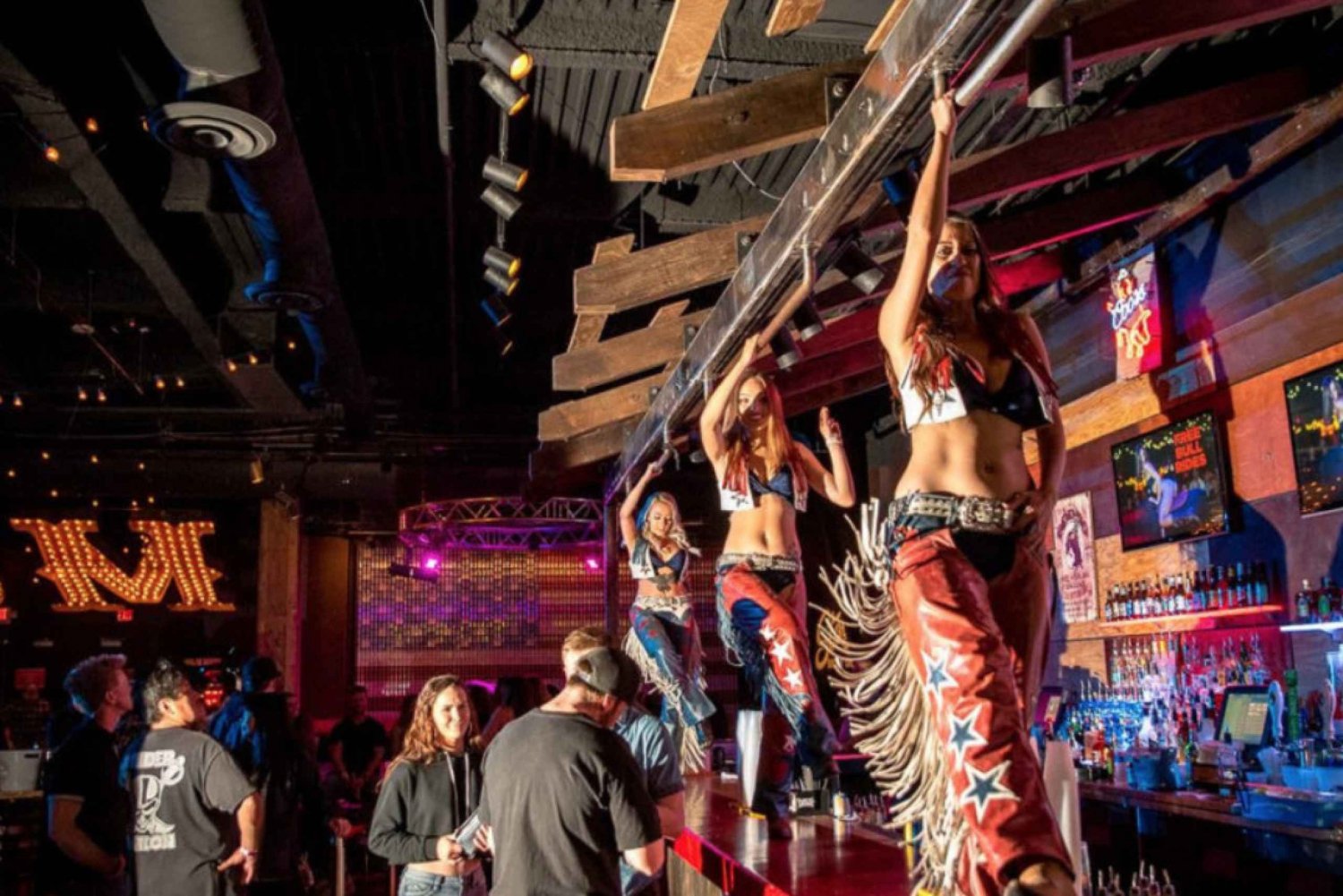 Las Vegas: Country Bar Crawl met Party Bus/ Gemengde Drankjes