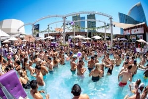 Las Vegas: Day Club Pool Party com bebidas gratuitas e autocarro de festa