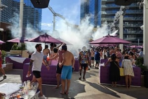 Las Vegas: Day Club Pool Party with Free Drinks & Party Bus