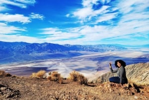 Las Vegas: Death Valley Sunset and Stargazing Day Tour