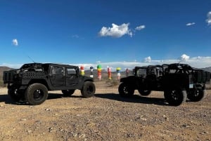 Seven Magic Mountains & Pioneer Saloon: Las Vegas med Hummer