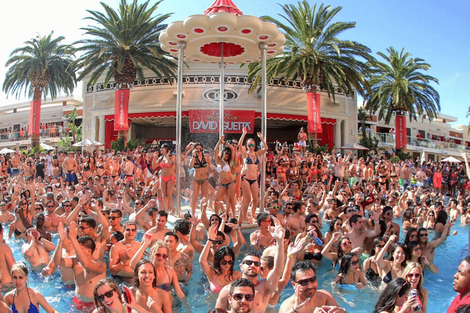 Las Vegas: beroemde zwembadfeesttour met partybus en drankjes