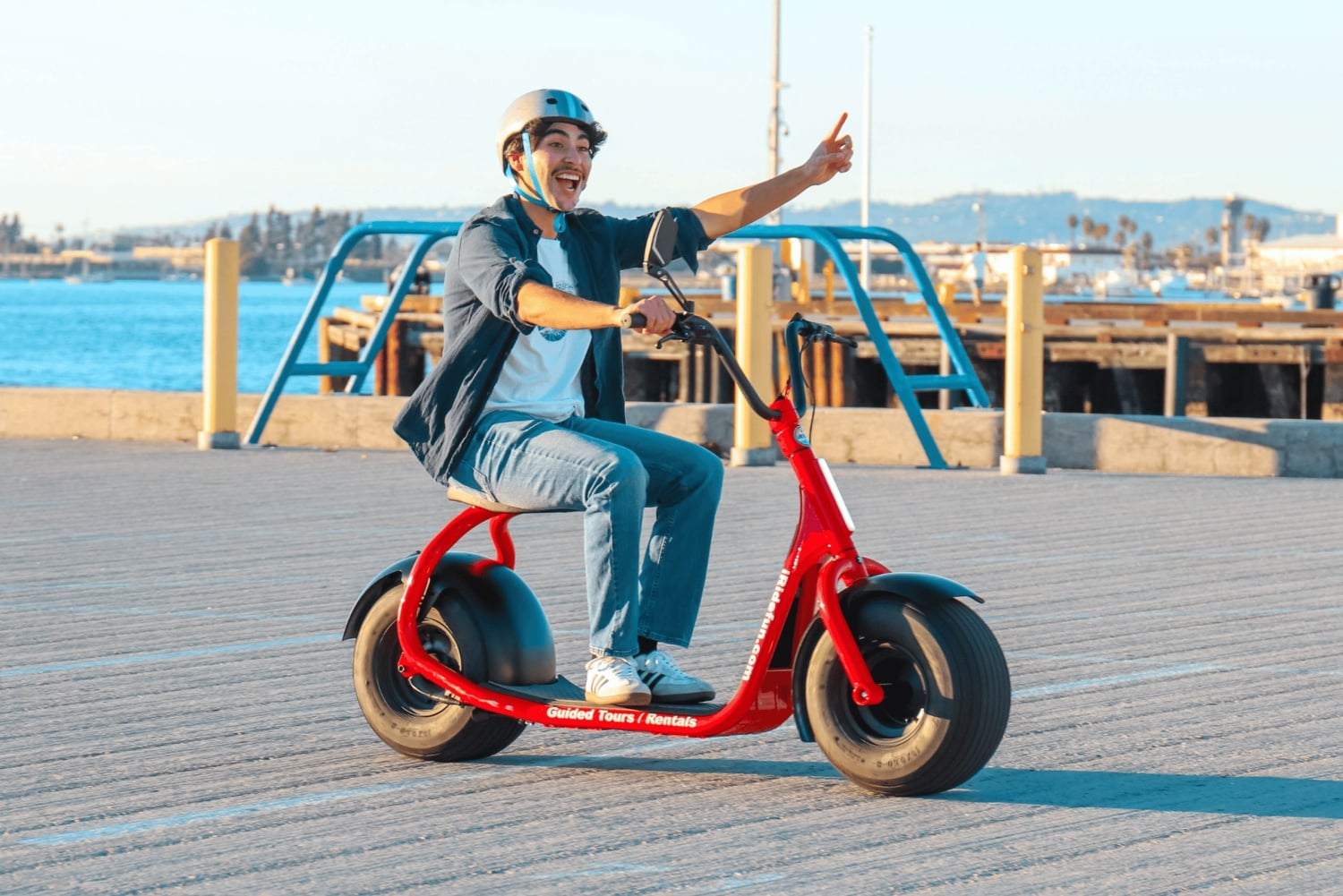 ラスベガスしゃべるeスクーターで行くフリーモント・ストリートとダウンタウン