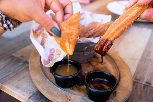 ラスベガス：フリーモント・ストリートのドーナツとスイーツを楽しむウォーキングツアー