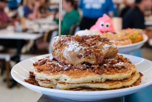 ラスベガス：フリーモント・ストリートのドーナツとスイーツを楽しむウォーキングツアー