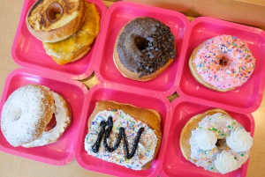 ラスベガス：フリーモント・ストリートのドーナツとスイーツを楽しむウォーキングツアー