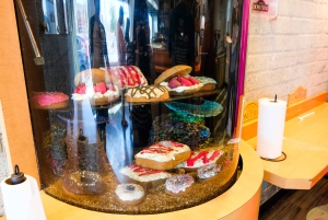 ラスベガス：フリーモント・ストリートのドーナツとスイーツを楽しむウォーキングツアー