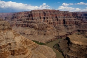 Las Vegas: Grand Canyon-helikoptervlucht & ranchavontuur per bus
