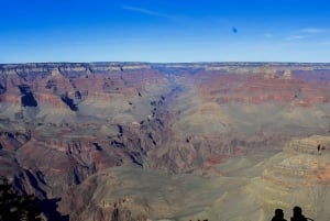 Las Vegasissa: Grand Canyonin kansallispuiston eteläreunan opastettu kierros.