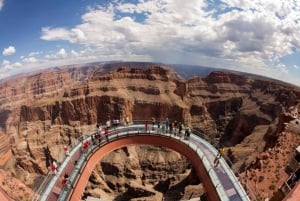 Grand Canyon West met lunch, Hoover Dam stop en Skywalk upgrade