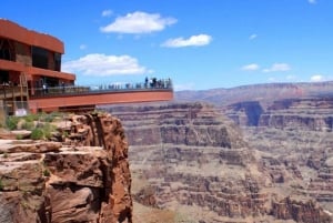 Grand Canyon West met lunch, Hoover Dam stop en Skywalk upgrade