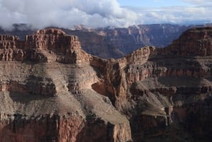 Las Vegas: Grand Canyon West & Hoover Dam Tour + Breakfast