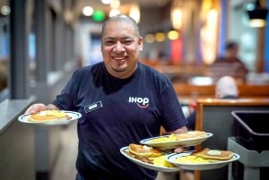 Las Vegas: Grand Canyon West & Hoover Dam Tour + Breakfast