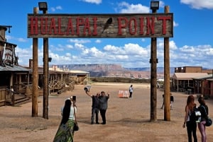 Лас-Вегас: тур по западному краю Гранд-Каньона со Skywalk и обедом