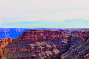 ラスベガス発：グランドキャニオン ウエスト スカイウォーク＆ガイド付きウォーキングツアー