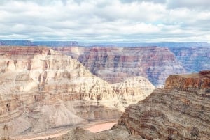 Las Vegas : Visite du Grand Canyon Ouest, déjeuner et Skywalk en option