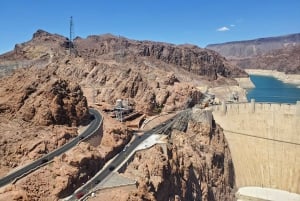 Las Vegas: excursión de un día a la presa Hoover y el Valle del Fuego con brunch