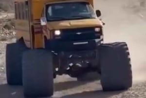 ラスベガス：モンスタートラック運転体験