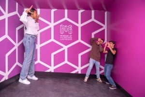 Las Vegas: Museum of Illusions Entry Ticket