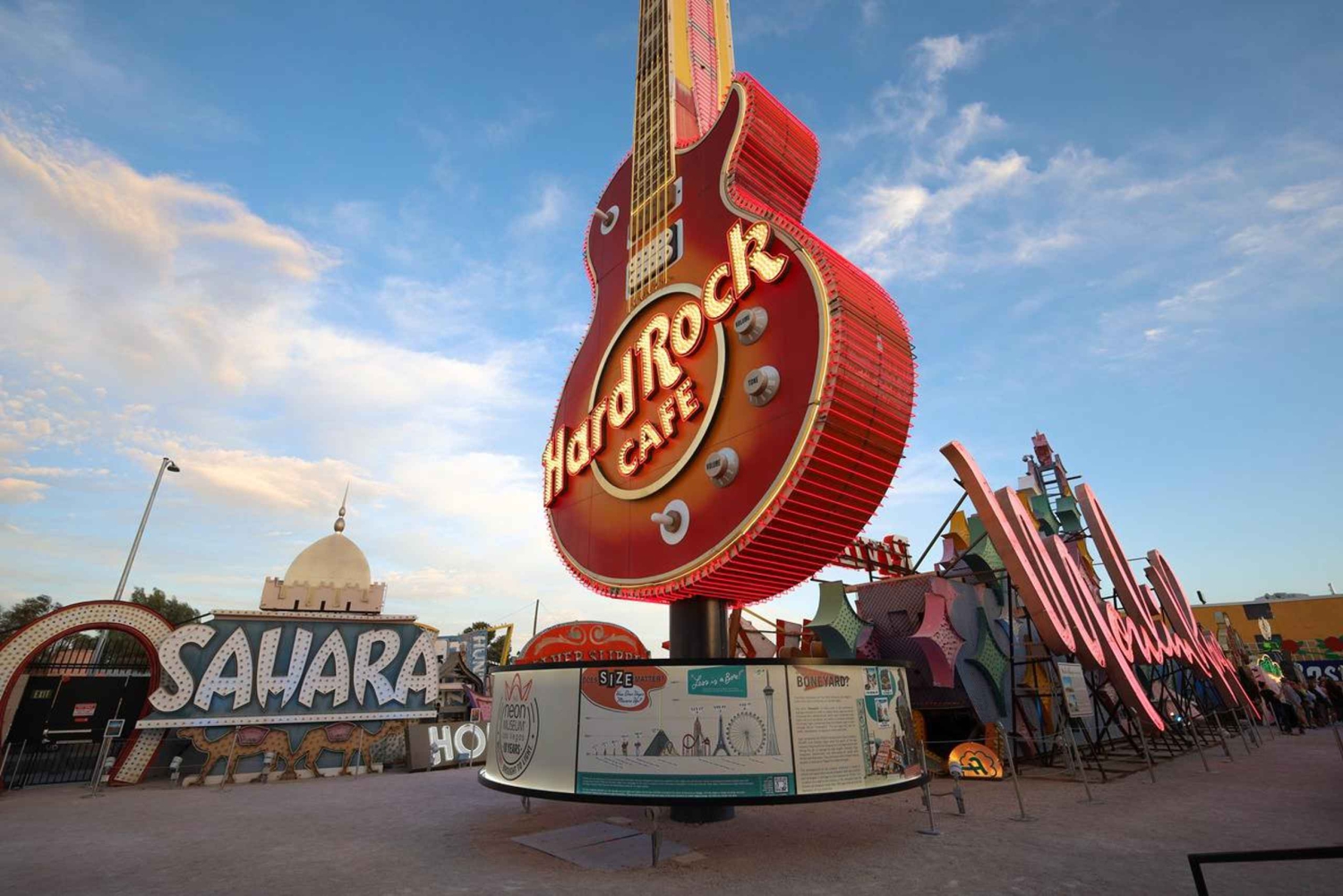Las Vegas : Expérience nocturne au Neon Museum et visite en bus à toit ouvert