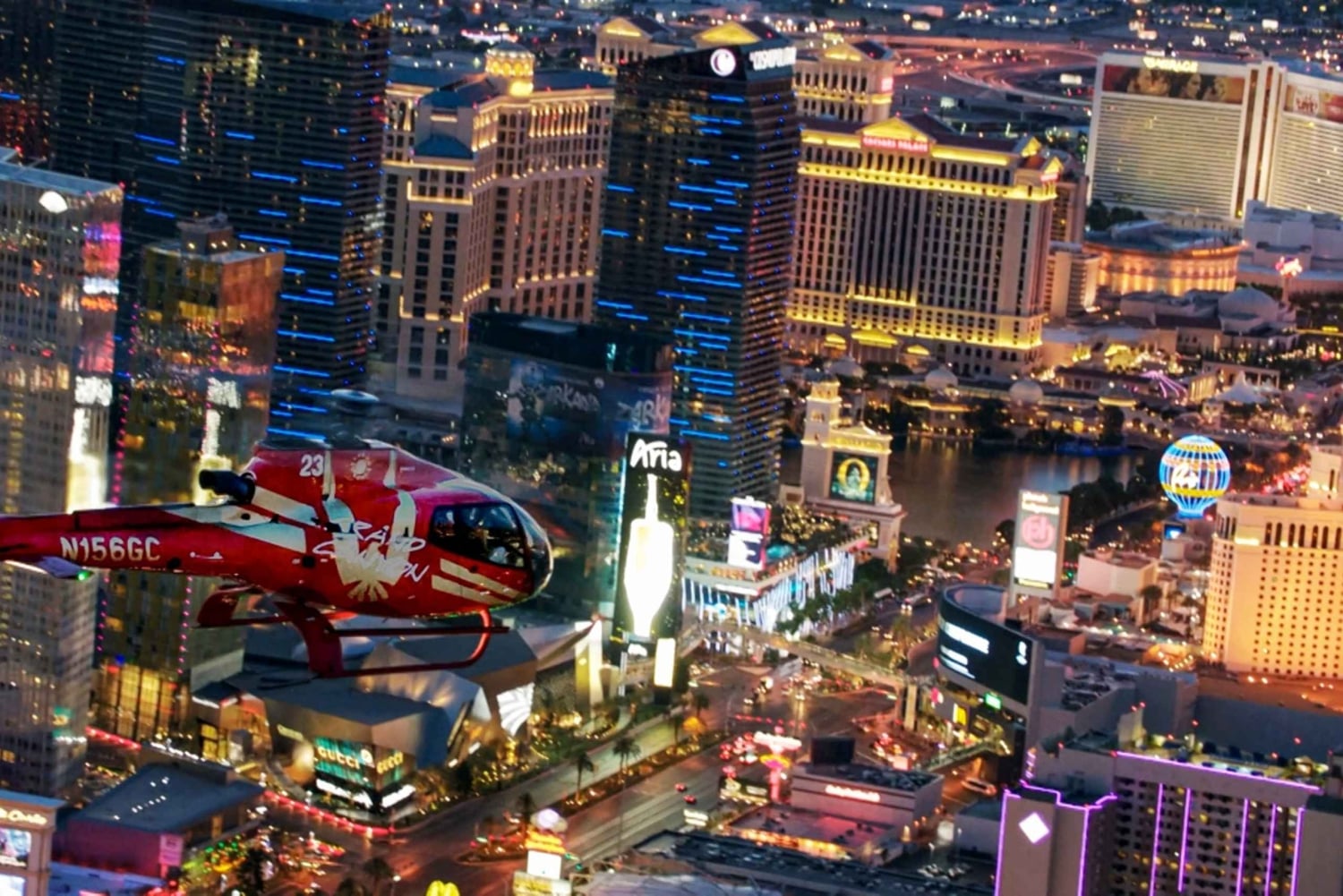 Las Vegas: Vuelo Nocturno en Helicóptero y Visita al Museo del Neón