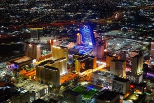 Las Vegas: Nocny lot helikopterem i zwiedzanie Neon Museum