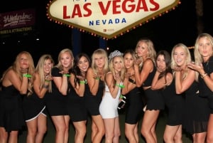 Las Vegas: Giro dei locali notturni e dei bar con party bus e bevande