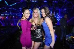 Las Vegas: Natklub- og barcrawl med partybus og drinks