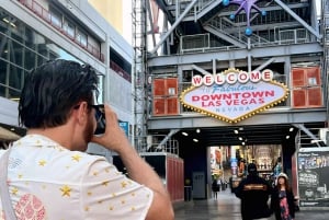 Las Vegas: Polaroid Photo Walking Tour in Vintage Downtown