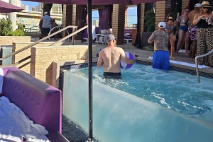 Las Vegas: Pool Crawl med festbuss, åpen bar og VIP-inngang