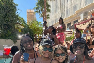 Las Vegas: zwembadcrawl met gratis drankjes in de feestbus