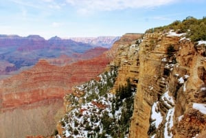 Las Vegasissa: Grand Canyonin kansallispuiston eteläreunan bussikierroksella.