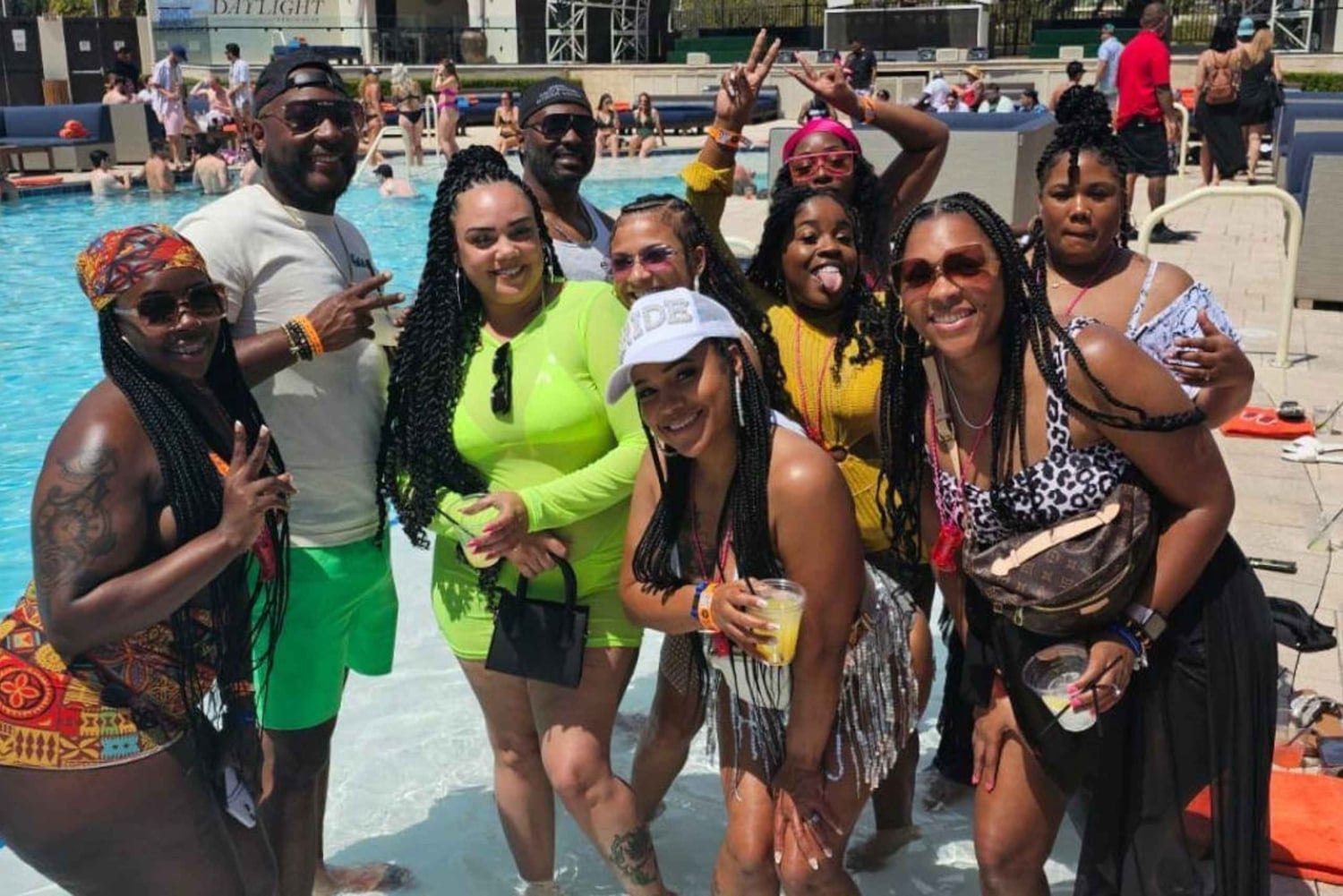 Las Vegasissa: Kierros allasbileisiin: Skip-the-Line Pool Party Tour