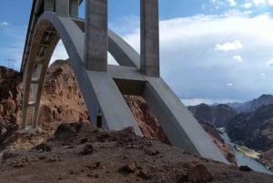 Las Vegasissa: Hooverin pato, voimalaitos, silta kiertoajelu