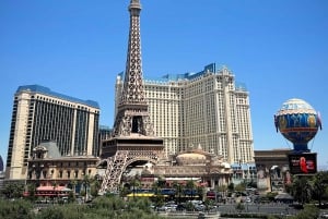 Las Vegas Strip: tour panoramico con possibilità di scattare foto in limousine bus