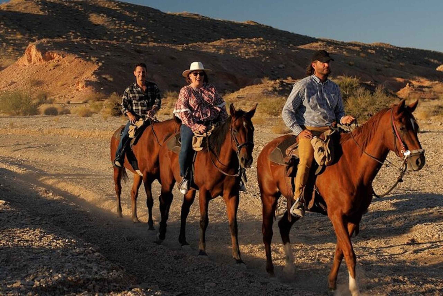 Las Vegas: Sunset Horseback Riding Tour with BBQ Dinner